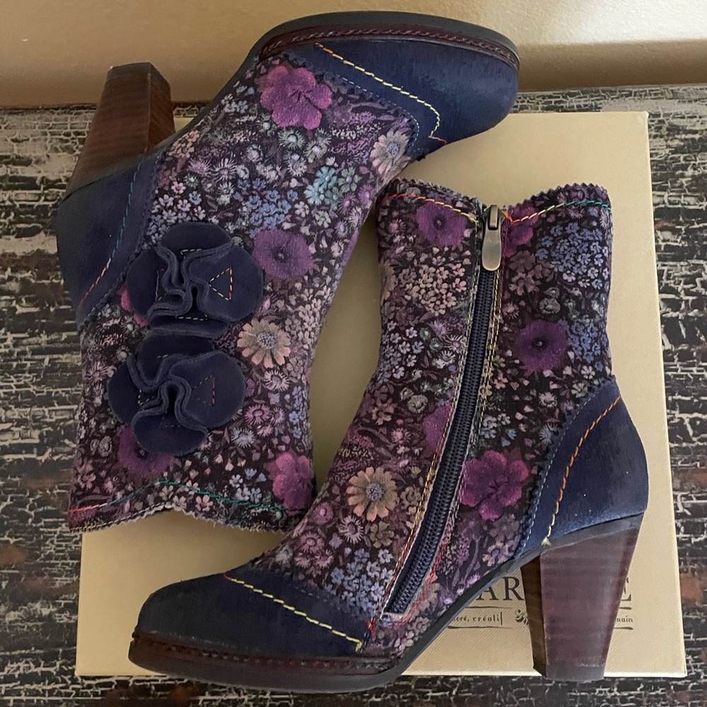 L’Artiste Blue Purple Floral Print Suede Heeled Boot Flannel Lined EU 36 US 6 - Picture 5 of 12